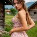 За дверью, которую она считала своим домом